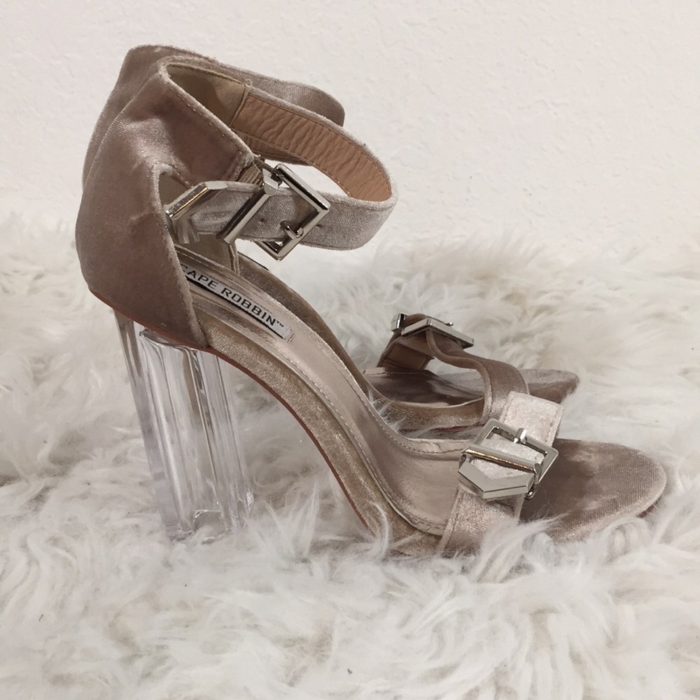 Cape Robbin Maria Buckle Strap Heels Nude size 7 - Picture 3 of 11